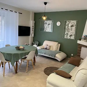 Hébergement de vacances Tante Adele, Saint-Ouen-de-la-Rouerie